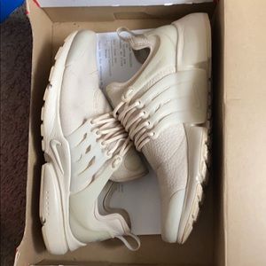 Oatmeal Nike Presto